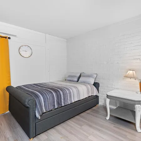 Pet Friendly Large Studio With Free Wi-Fi In Great Location! Orange Park Exterior photo