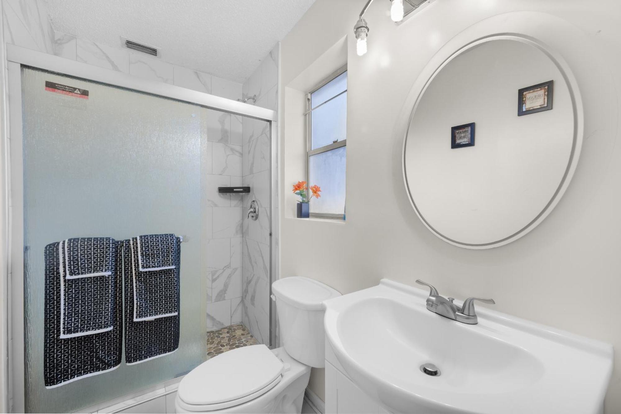 Pet Friendly Large With Free Wi-fi In Great Location! Orange Park
